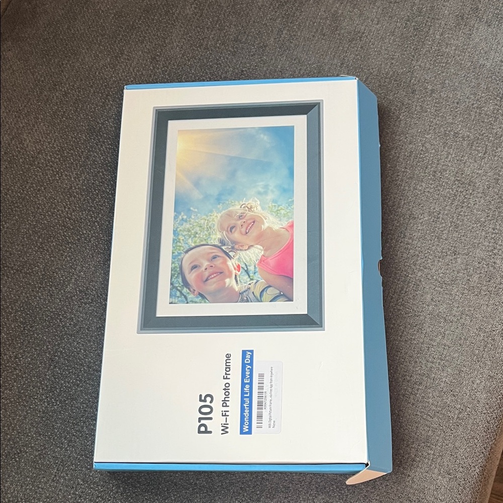 P105 Wi-Fi Photo Frame with Elegant Black Border